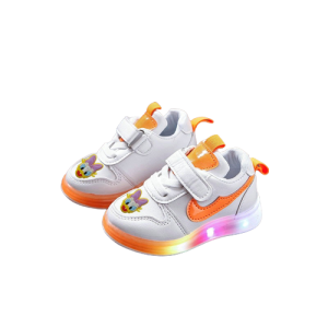 Modne sneakersy dla dzieci z postaciami ze znanych  bajek 