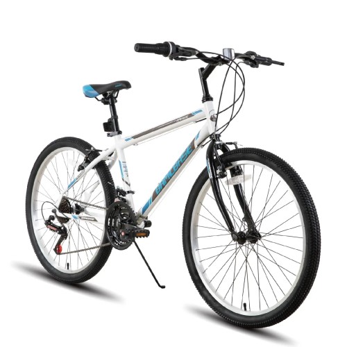 Biały rower górski Hiland MTB z niebieskimi akcentami i czarnym widelcem.